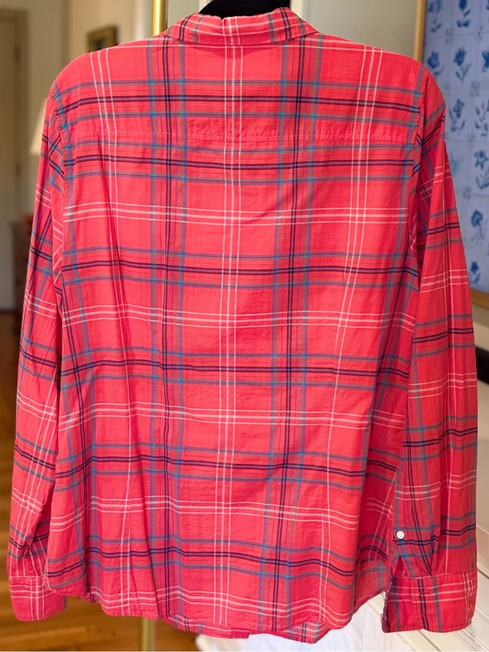 J. Crew Women’s Perfect Fit Red and Blue Plaid Button-Down Shirt Size XL